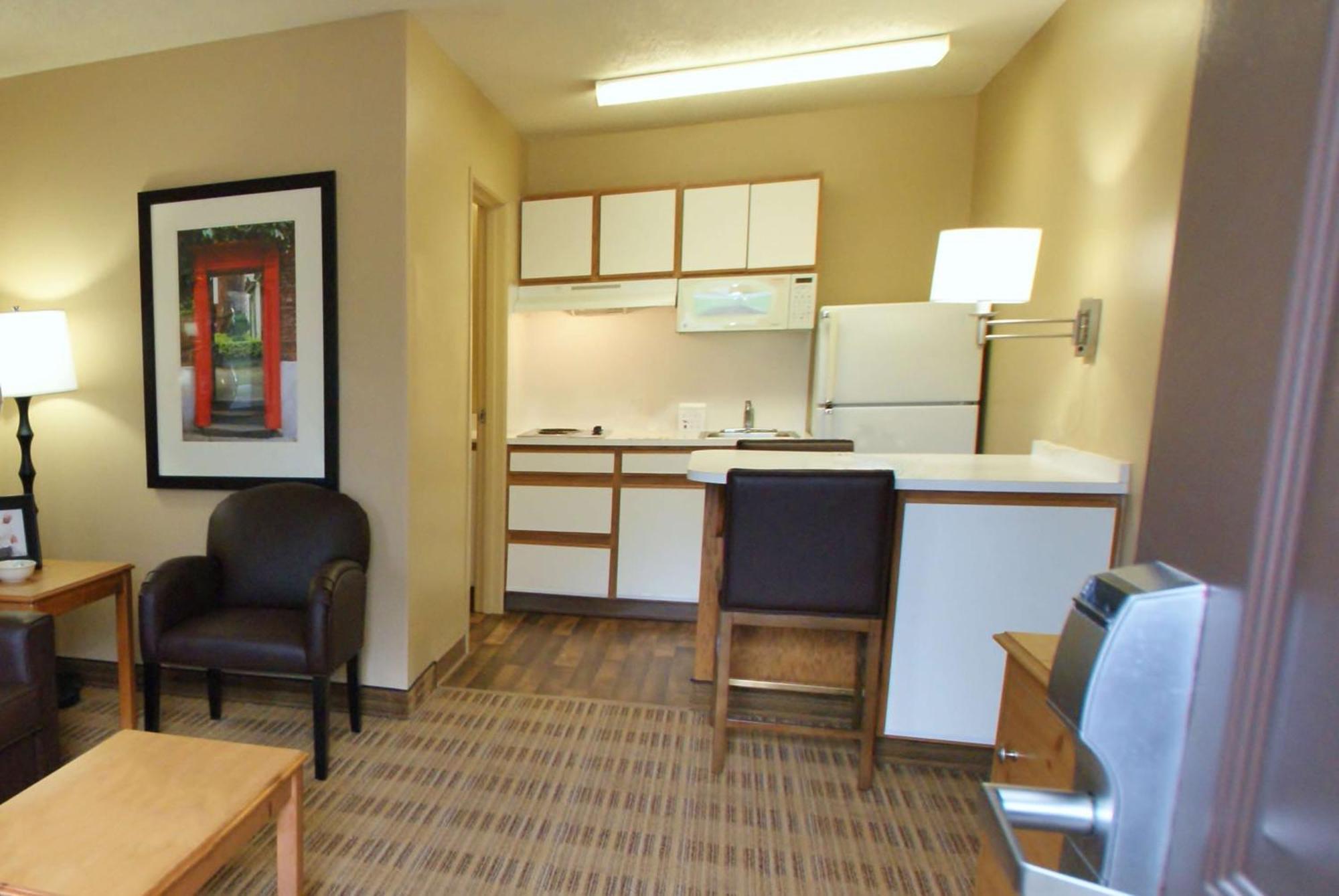 Extended America Select - - - Ivy Creek Blvd 2*