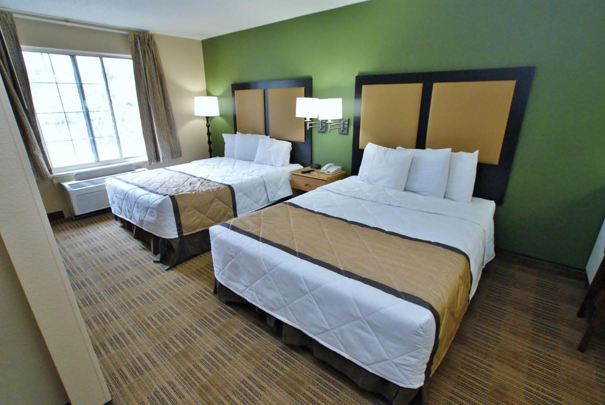 Extended America Select - - - Ivy Creek Blvd
